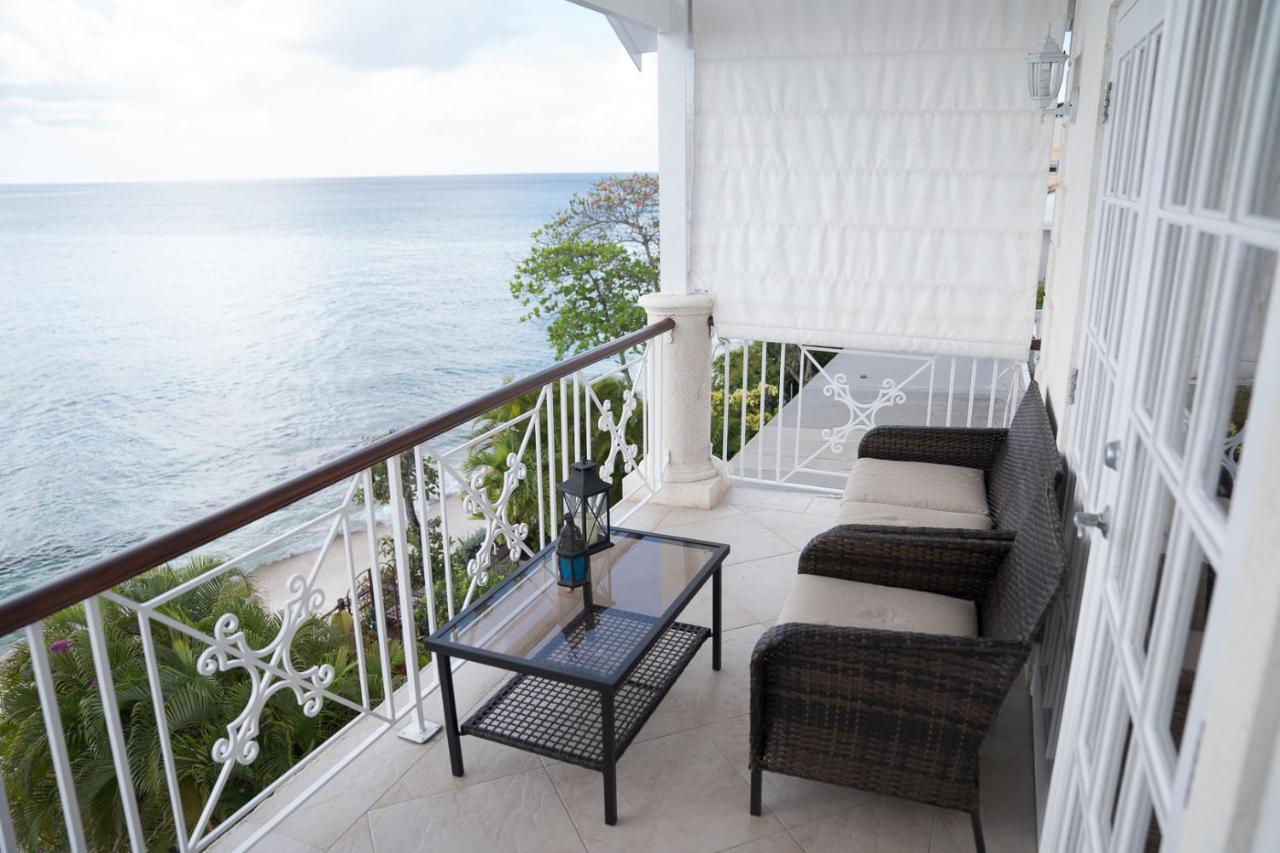Bianca Bay 3 Bedroom West Coast Beach Front Villa Saint James Exterior photo
