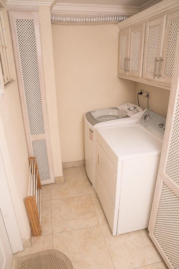 Bianca Bay 3 Bedroom West Coast Beach Front Villa Saint James Exterior photo